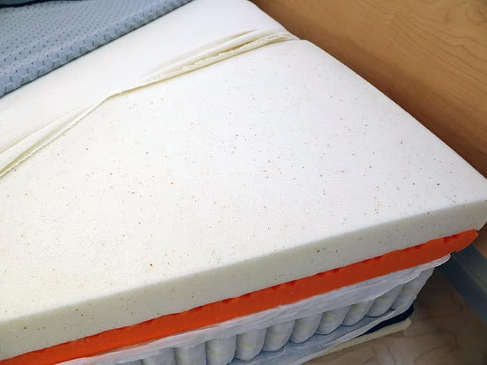 Foam layers of the Layla Hybrid