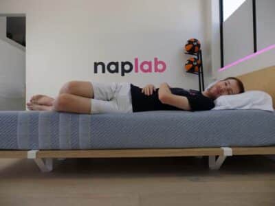 Leesa Studio - lying on edge (body weight) 