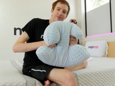 Solid core foam pillow