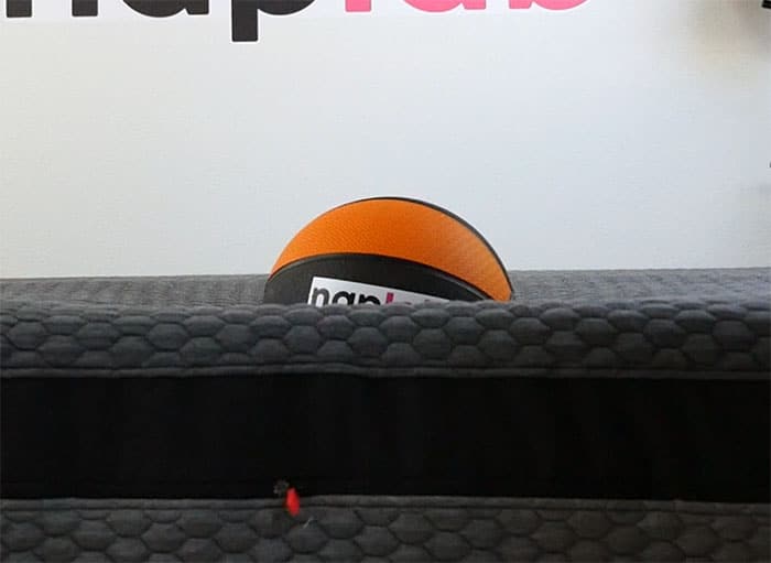 Layla Hybrid firm max bounce depth