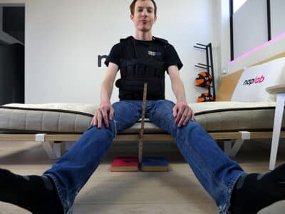 Nest Lark Kids edge support with vest