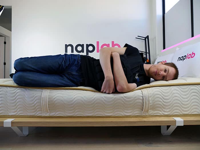 Saatva Modern Foam Edge Side Sleeping Vest Saatva Moder Foam edge support - side sleeping with vest