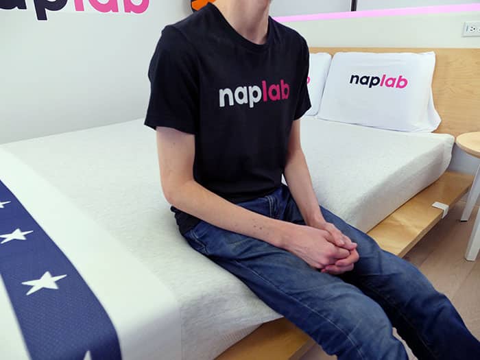 Full Moon Edge Sit Full Moon edge support - sitting