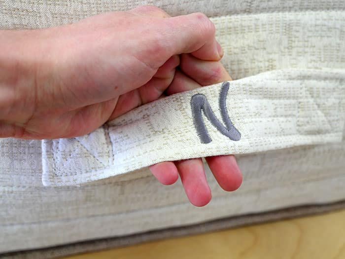 Nolah Natural holding handle