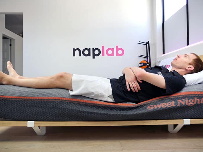 SweetNight Dreamy Memory Foam mattress edge support - back sleeping with vest