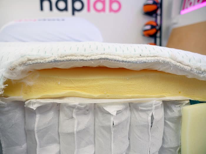 Vaya Hybrid pillow top layer