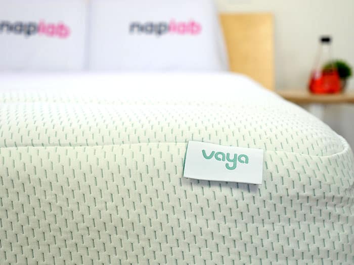 Vaya Hybrid tag close-up