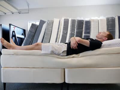 Big Mattress Classic edge support - back sleeping with vest