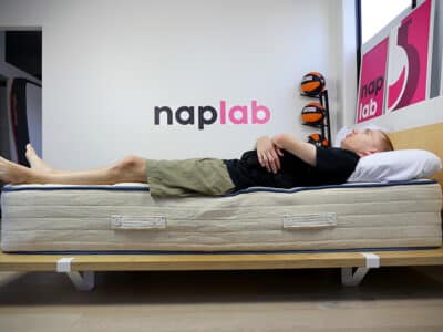 Amerisleep Organica edge support - back sleeping with vest