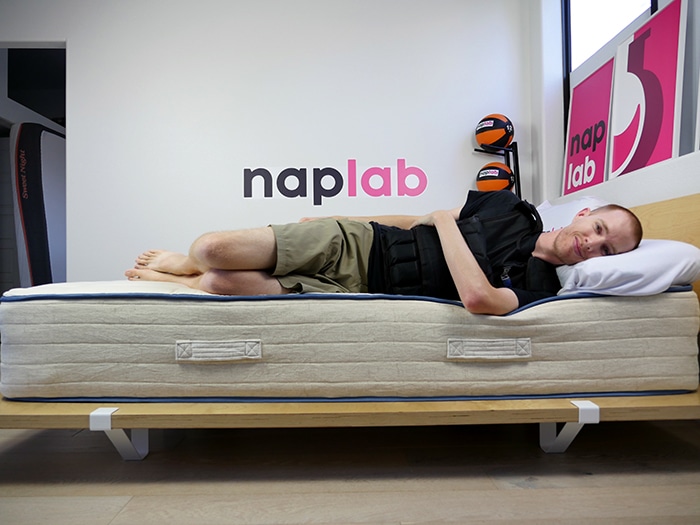 Amerisleep Organica edge support - side sleeping with vest