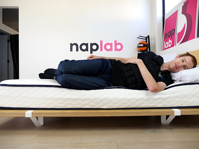 Winkbed Gravitylux Edge Support Side Sleeping With Vest