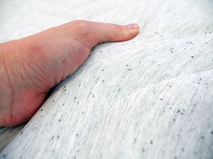 Casper Wave Hybrid Cover Close