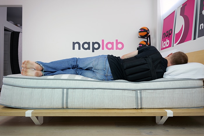 Leesa Plus Hybrid Edge Support Side Sleeping With Vest Leesa Plus Hybrid Edge Support Side Sleeping With Vest