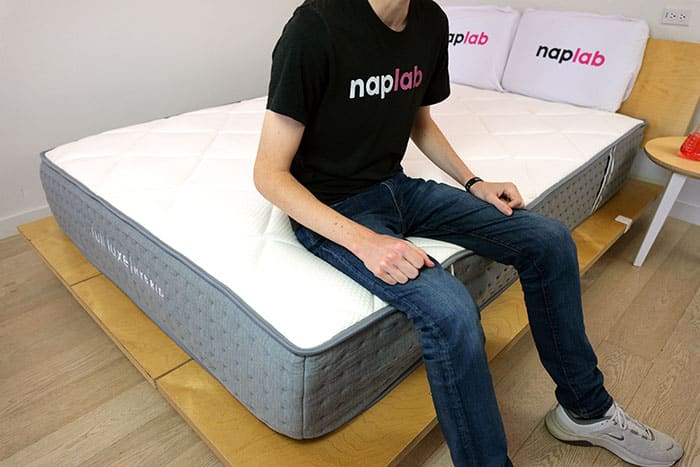 Lull Luxe Hybrid Edge Sitting