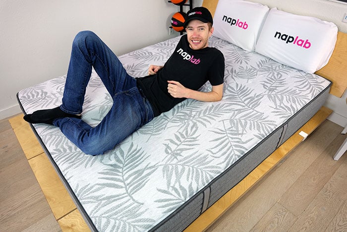 Sealy Posturepedic Carver Relaxing Sealy Posturepedic Carver Relaxing