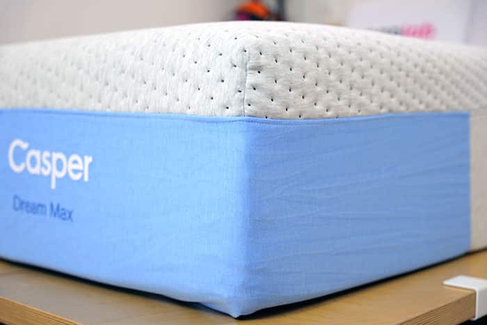 Casper Dream Max Hybrid Corner