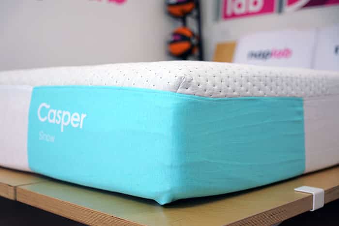 Casper Snow Hybrid 2024 Corner