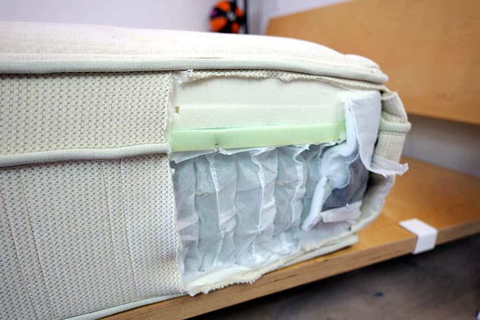 Leesa Natural Hybrid Materials