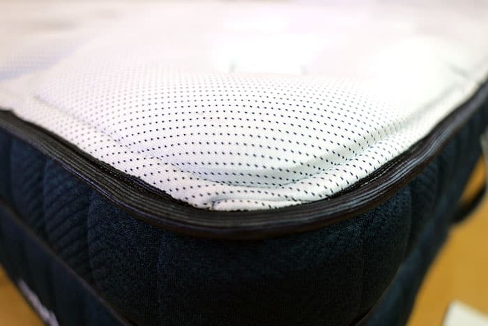 Silk And Snow Plush Hybrid Corner Close