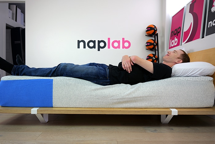 Casper Dream Edge Support Back Sleeping With Vest