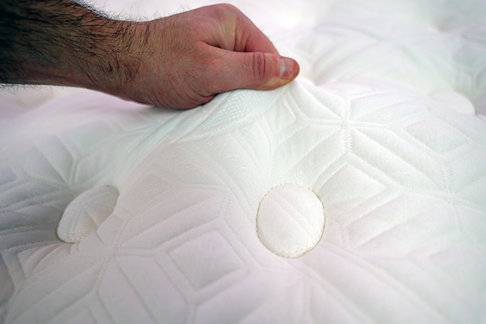 Kirkland Signature Lakeridge Cover Close