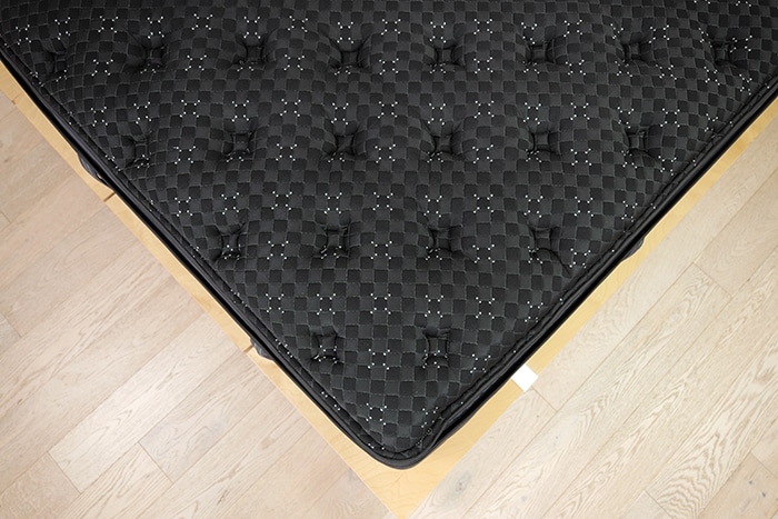 Beautyrest Black Top Corner