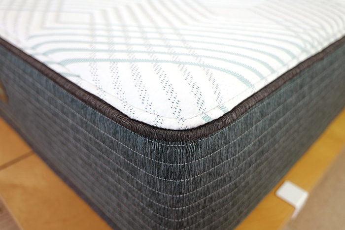 Beautyrest Pressure Smart Hybrid Corner Close