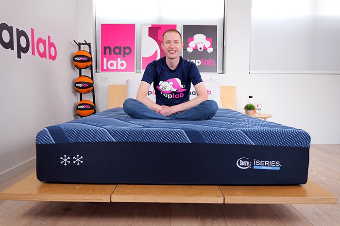 Serta Iseries Hybrid Sitting