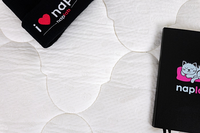 Vesgantti Cover Close 2