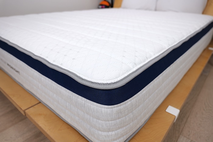 Helix Midnight 2025 Top Corner