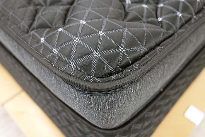 Helix Midnight Elite 2025 Corner Close