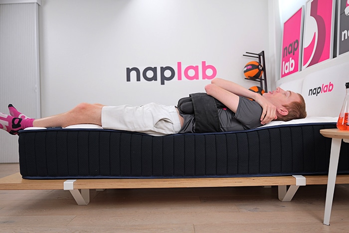 Dreamcloud Classic Hybrid Edge Support Test Back Sleeping With Vest Dreamcloud Classic Hybrid Edge Support Test Back Sleeping With Vest