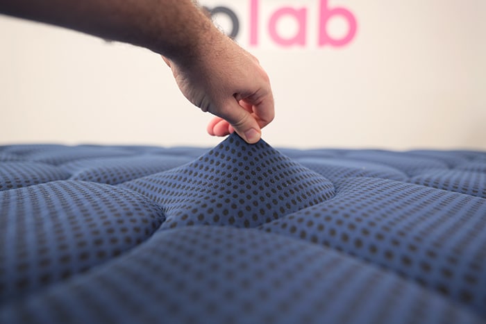 Dreamcloud Ultra Hybrid Cover Feel