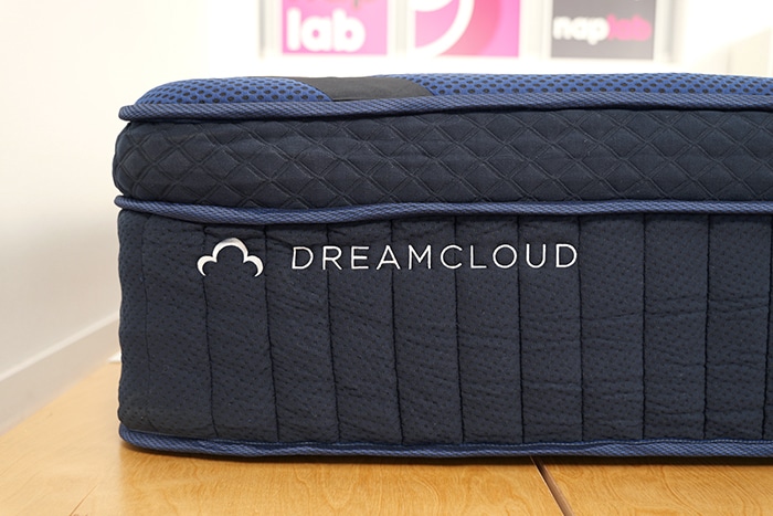 Dreamcloud Ultra Hybrid Logo