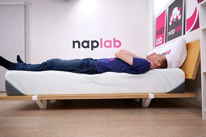 Tempurpedic cooling test (before) Tempurpedic Supreme Hybrid Edge Support Test Back Sleeping