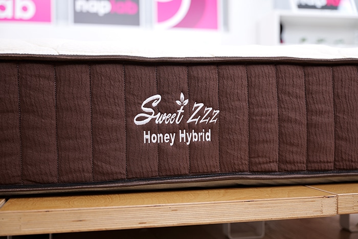 Sweet Zzz Honey Hybrid Logo