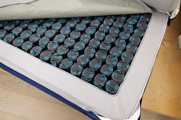 Bedgear M Performance Showing Coils