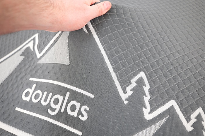 Douglas Summit Hybrid Cover Close