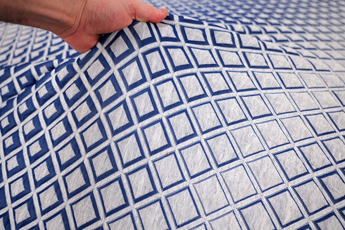 Form Core Hybrid Cover